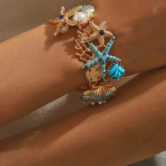 💙 Betsey Johnson Stunning Seashell Starfish Bracelet 💙 - Picture 3 of 6